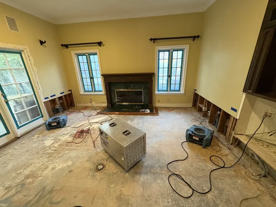 Water damage restoration work in Tustin, CA